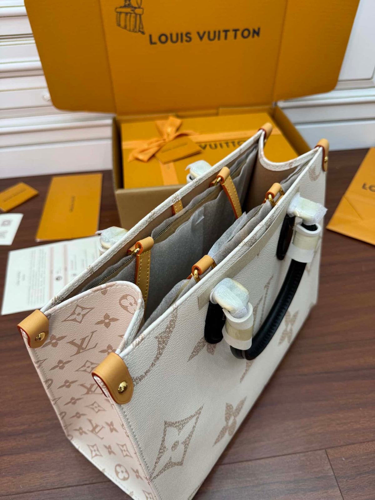 Louis Vuitton OnTheGo MM Tote Bag Monogram Dune Cruise