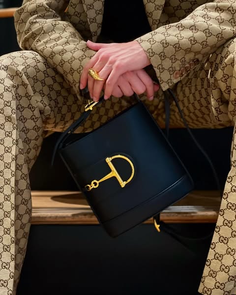 Gucci Small Horsebit Embellished Leather Bucket Bag - Black