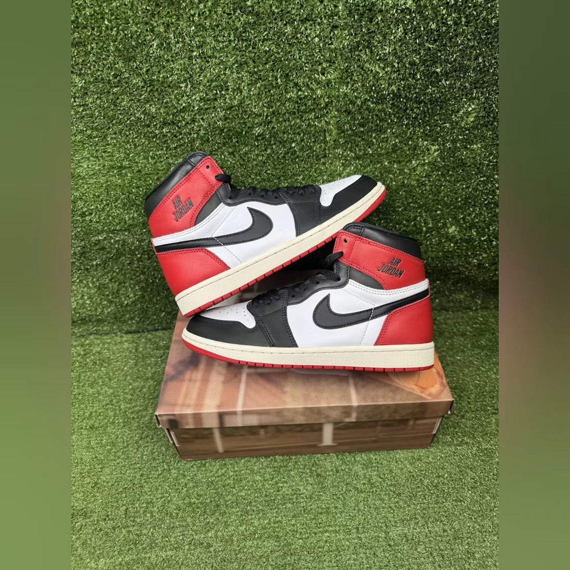 Used - Air Jordan 1 Retro High OG Black Toe Reimagined - US M 8 - detail 1