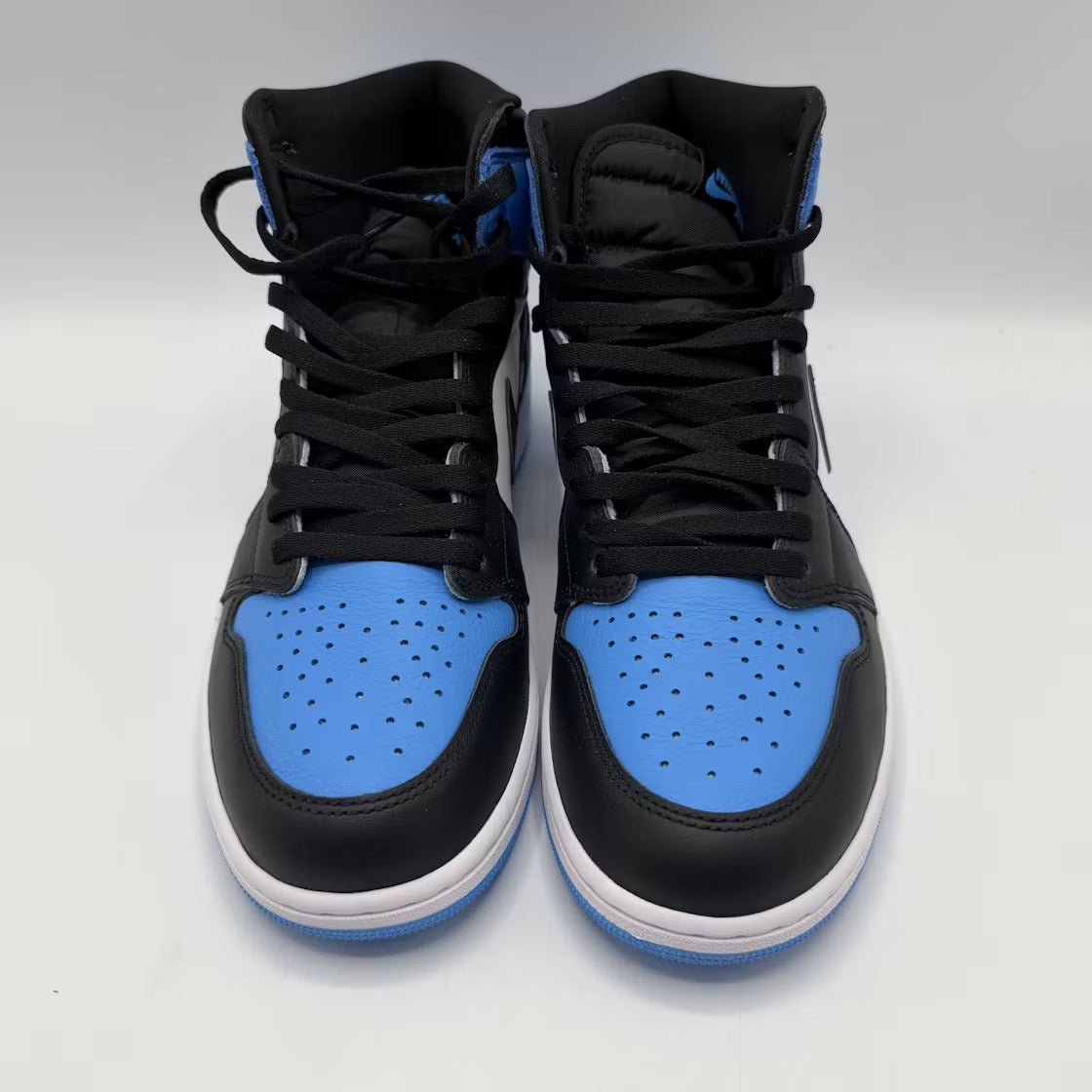 Used - Air Jordan 1 Retro High OG UNC Toe - US M 12 - detail 1