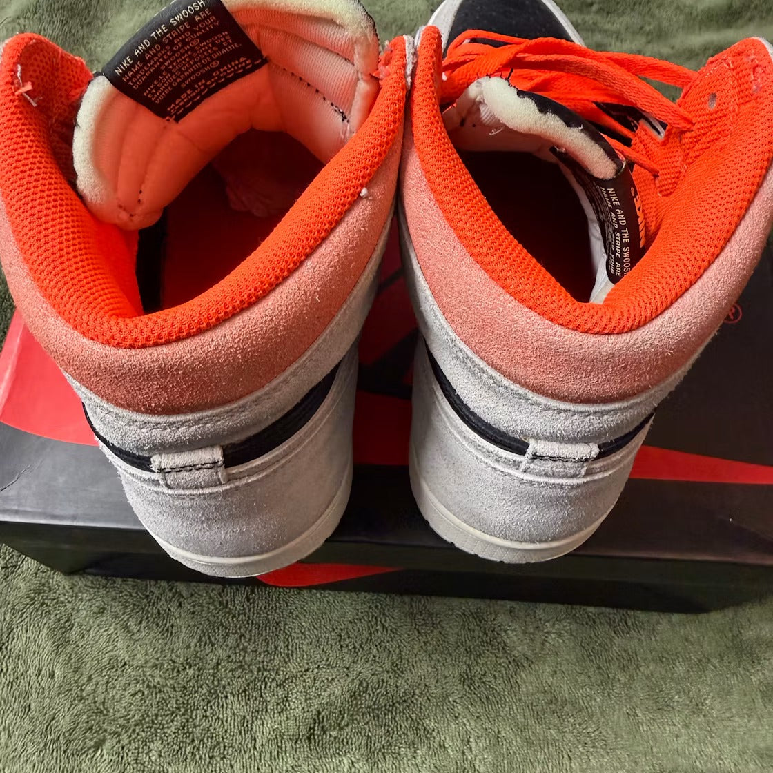 Used - Air Jordan 1 Retro High Neutral Grey Hyper Crimson - US M 10 - detail 3