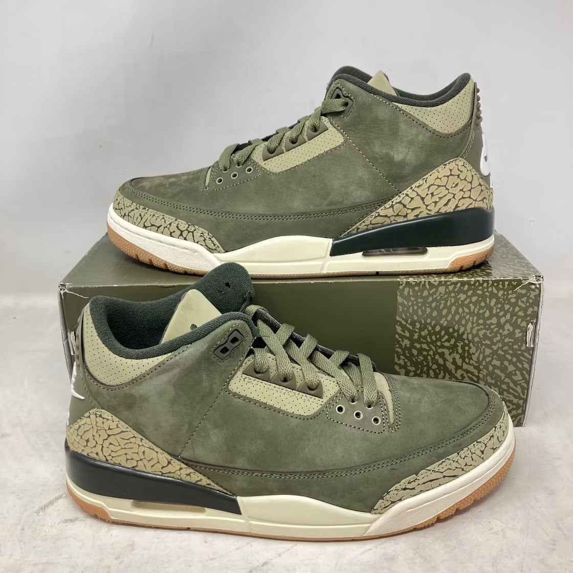 Used - Air Jordan 3 Retro Family Affair - US M 10 - detail 1