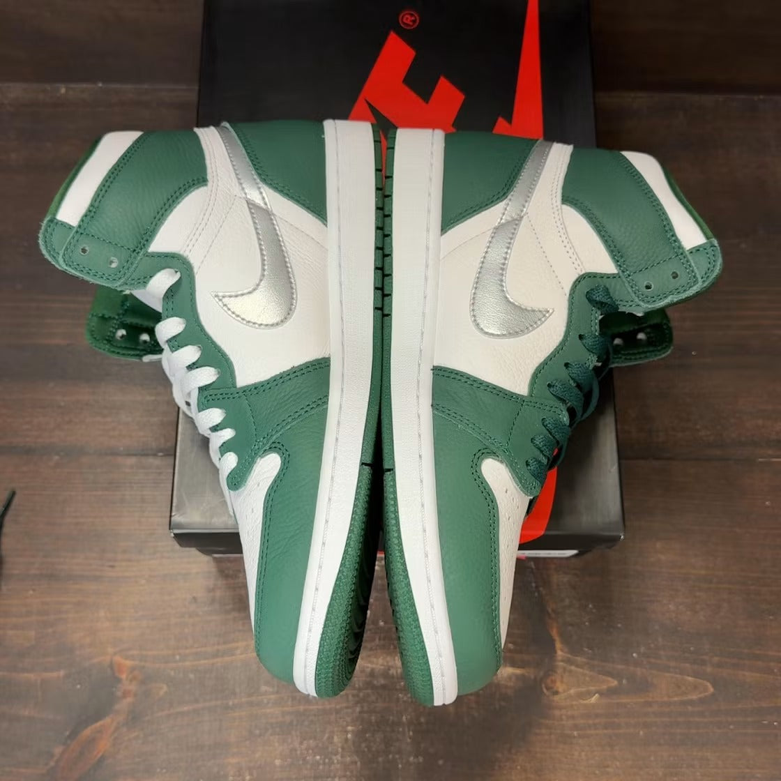 Used - Air Jordan 1 Retro High OG Gorge Green - US M 10.5 - detail 3