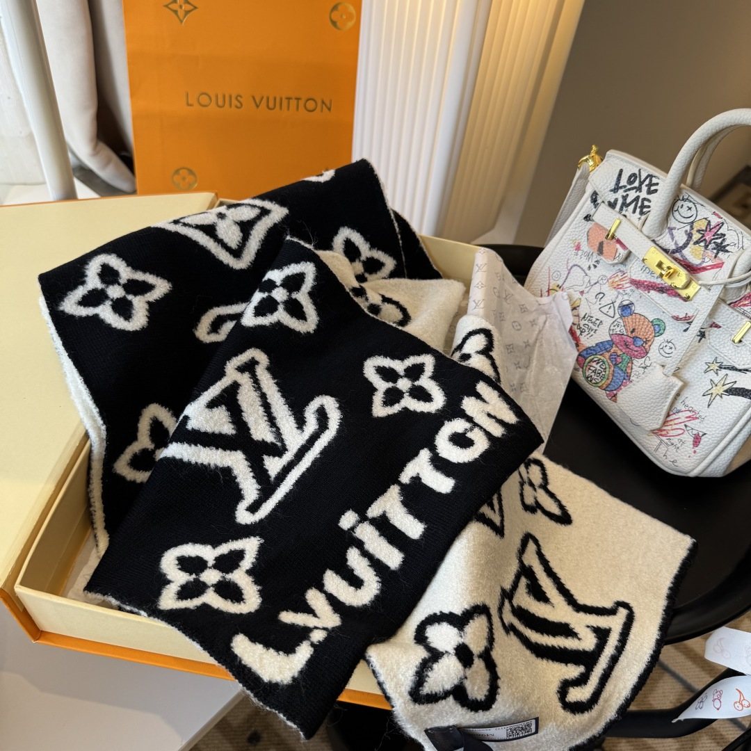 Louis Vuitton Black & Ivory Monogram Scarf — detail